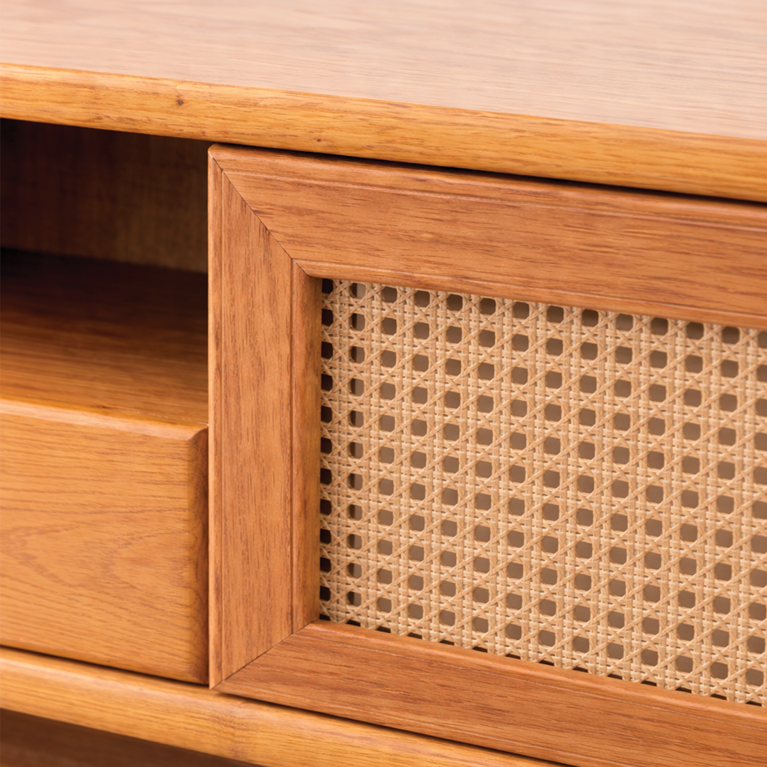 وحدة تلفزيون يابانية (180 سم × 50 سم × 40 سم)